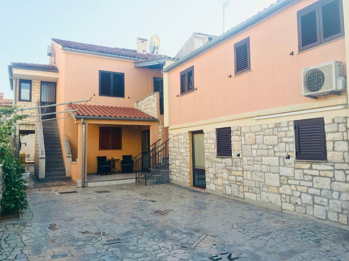 Apartments Ares Rovinj Eksteriør billede